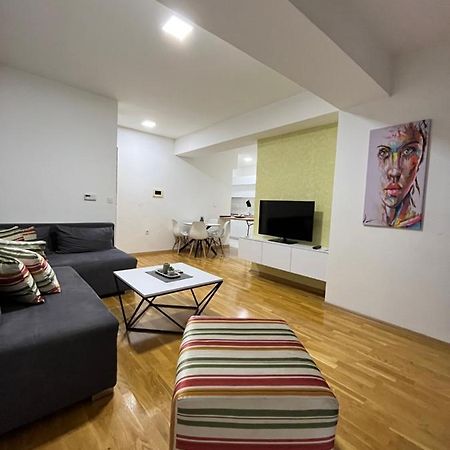 Ferienwohnung Skopje Centar Margarita Luxury Aprtment Exterior foto